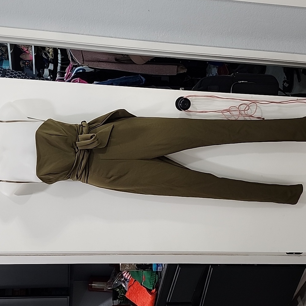 Nice cut jumsuit NEW